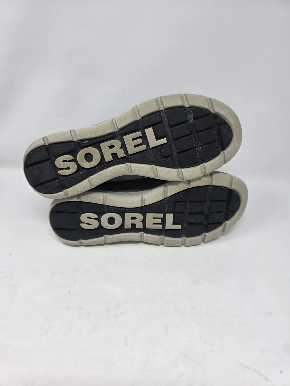 Sorel Whitney Short Waterproof Suede Faux Fur Winter Boots Womens Size 8.5 Grey